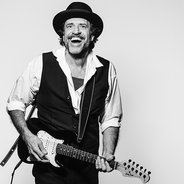 Helmfried von Lüttichau: Soloprogramm „plugged“